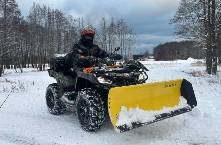 Lumekoristus – lumesaha ja ATV-ga lume lükkamine kinnistu teedel